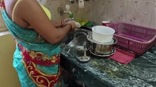 Big Boobs Indian Milf Bhabhi Blowjob Fucked In Missionary Style